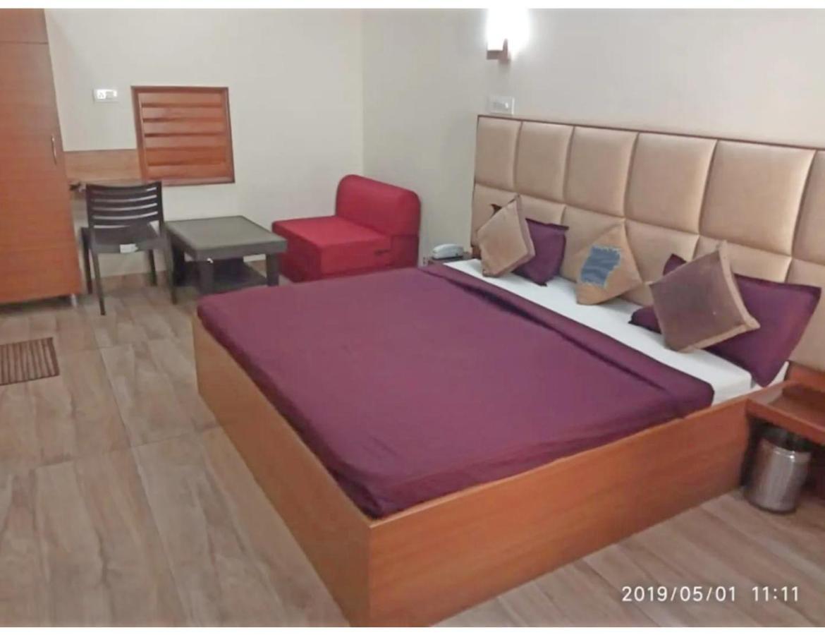 Hotel Basera Guest House, Saharanpur Exterior photo