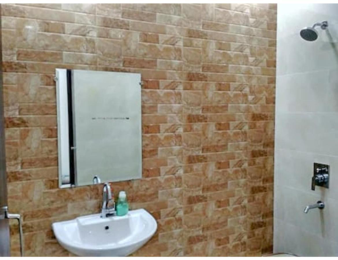 Hotel Basera Guest House, Saharanpur Exterior photo