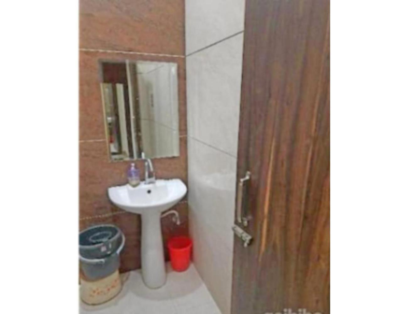 Hotel Basera Guest House, Saharanpur Exterior photo