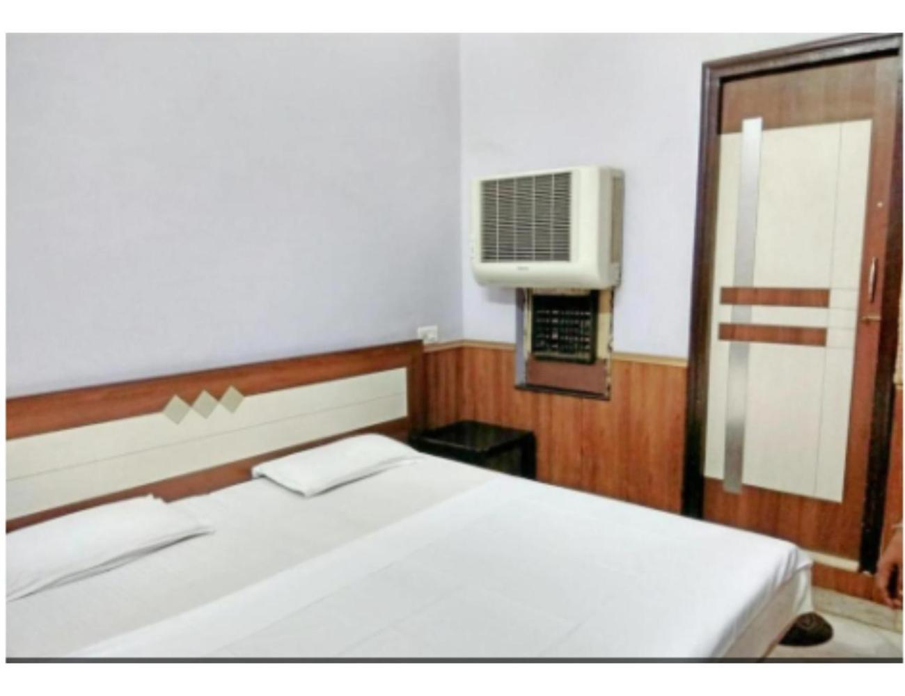 Hotel Basera Guest House, Saharanpur Exterior photo