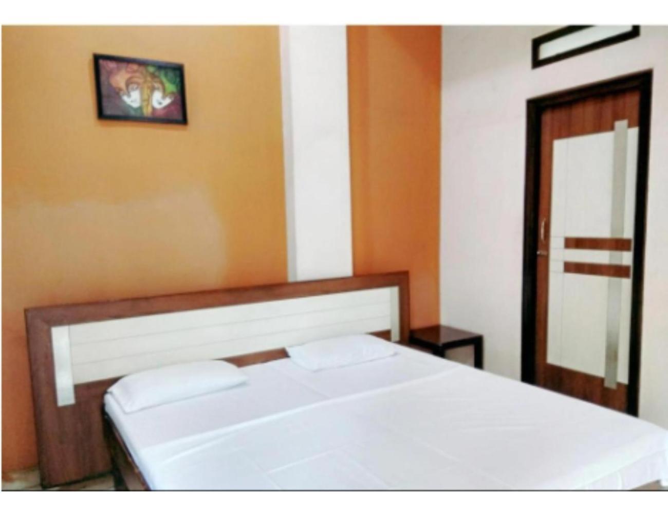 Hotel Basera Guest House, Saharanpur Exterior photo